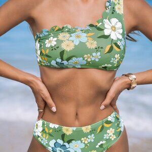 NWT Cupshe Floral Print One-Shoulder Bikini Top & Mid-Rise Bottoms Set